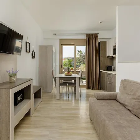 Aria Garden Apartment *