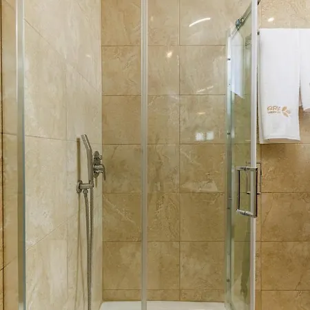 Aria Garden Apartment *