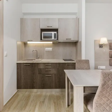 Aria Garden Apartment *