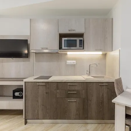 Aria Garden 아파트